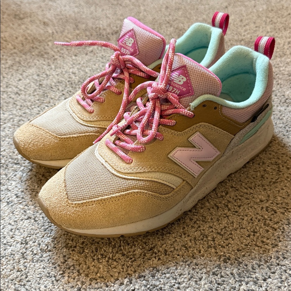 New Balance Tan and Pink Women's Sneakers
